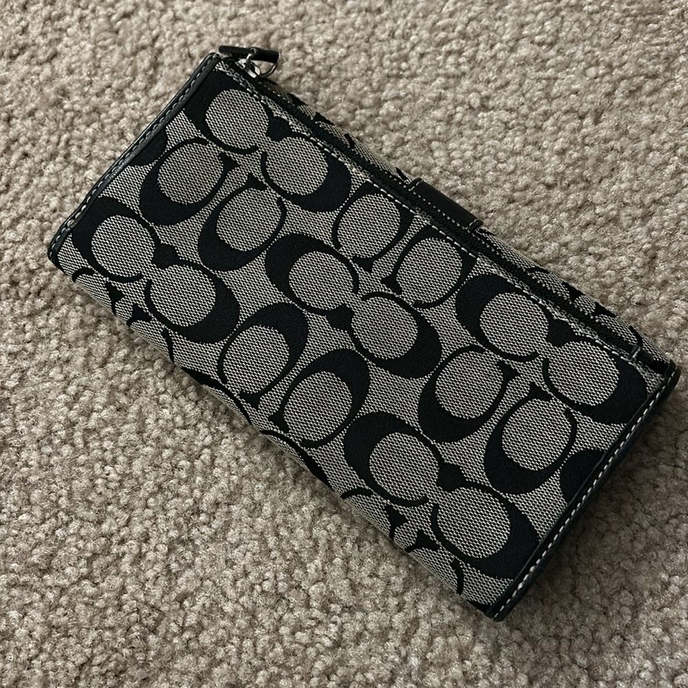 Coach Wallet - Picture 2 of 7